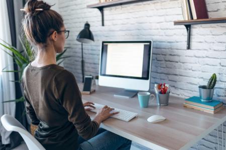 Plein le dos du télétravail ! éviter le mal de dos : votre ostéopathe vous conseille 